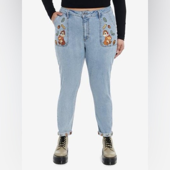 Hot Topic Disney Chip 'N' Dale Embroidered Mom Jeans Plus Size - Picture 1 of 10